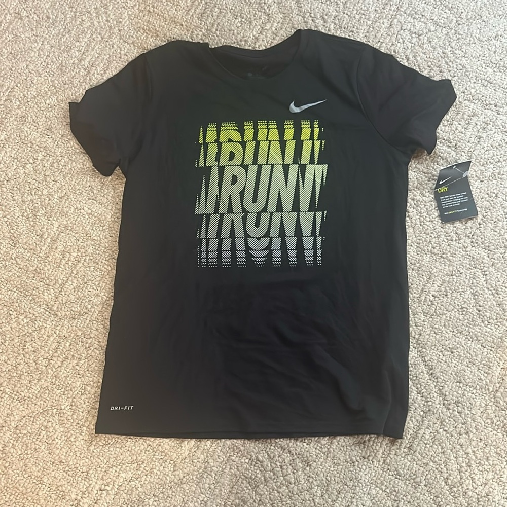 Nike Dry Fit size medium(NWT)